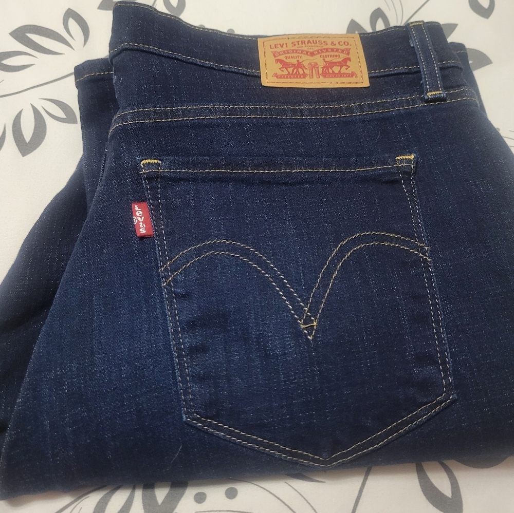 Womans Levis